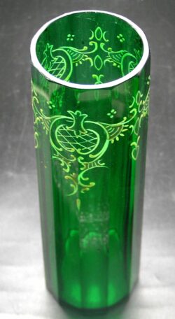 Emerald Green Faceted/Cut/Polished 12-sided Glass Vase w Moriage - Bohemia? - Image 7