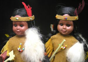 Pair 1960s Carlson Woodland AmerIcan Indian Dolls w beaded buckskin suede outfit - Image 6