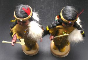 Pair 1960s Carlson Woodland AmerIcan Indian Dolls w beaded buckskin suede outfit - Image 4