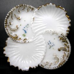 Antique Victorian Milk Glass Dresser Dish, Interlocking Circles, 4.5" square - Image 2